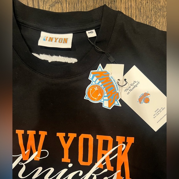 New York Knicks Black T-Shirt size medium - Picture 2 of 2